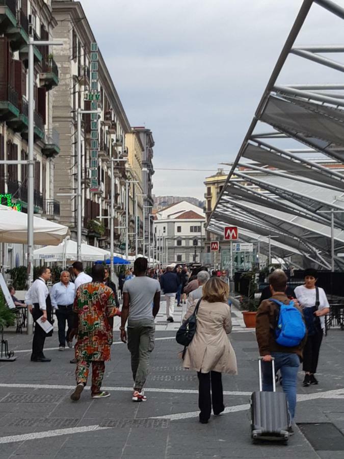Metropolis Stazione Centrale Napoli Exterior foto